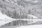 Colorado, Maroon Bells State Park, Autumn Snowfall On Mountain And Maroon Lake