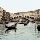 Ponte Rialto con Gondolas