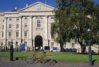 View of the main gate, Trinity College, Dublin (photo)