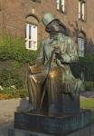 Statue of Hans Christian Andersen (1805-75) (bronze)