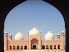 The Badshahi Mosque, built 1673-74 (photo)