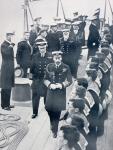 King George V of England reviewing the crew of the battleship Iron Duke in 1914. From La Esfera, 1914.