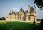View of the West facade of Chateau de Maisons-Laffitte, built 1642-51 (photo)