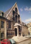 View of the facade of the Palais de Justice, built in 1572 (photo)