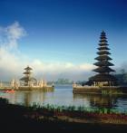 The Water Temple on Lake Bratan (photo)