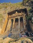 View of a rock tomb (photo)