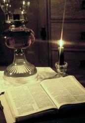 Bible & Lamp | Obraz na stenu