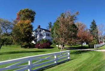 American Homestead In Autumn | Obraz na stenu