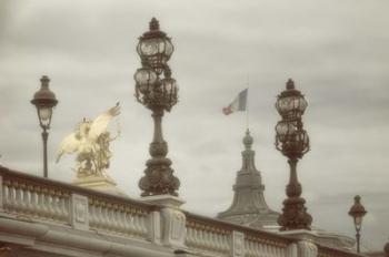 Art Nouveau Lamps Posts on Pont Alexandre III - III | Obraz na stenu