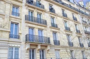 Paris Apartement Building III | Obraz na stenu