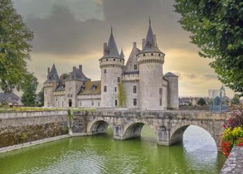 Castle Towers and Bridge | Obraz na stenu