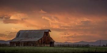 Stormy Barn 02 | Obraz na stenu