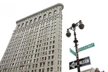 Flatiron Building with Lamp | Obraz na stenu