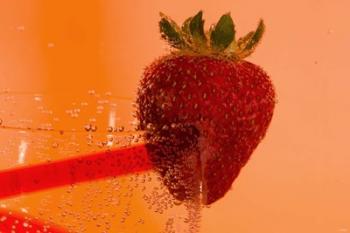 Strawberry On Red Swirl Glass | Obraz na stenu