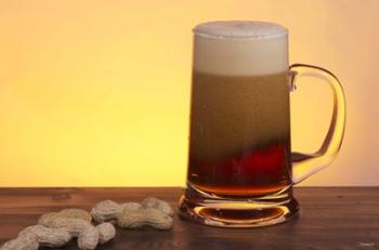 Beer Foaming And Peanuts | Obraz na stenu