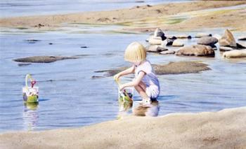 Lindsay At The Beach | Obraz na stenu