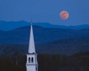 Moon Over Vermont Hills | Obraz na stenu