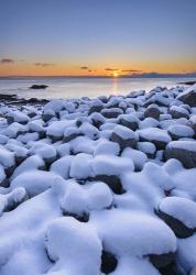 Snowy Pebbles | Obraz na stenu