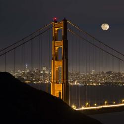 Golden Gate and Moon | Obraz na stenu
