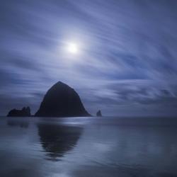 Moon Over Canon Beach | Obraz na stenu