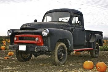 Black Truck In Pumpkin Patch 3 | Obraz na stenu