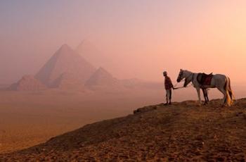 Dawn View of Guide and Horses at the Giza Pyramids, Cairo, Egypt | Obraz na stenu