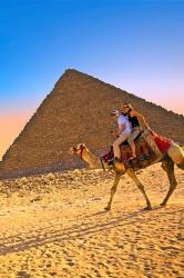 Camel ride, Great Pyramids, Cairo, Giza Plateau, Egypt | Obraz na stenu