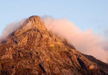 Africa; Malawi; Mt Mulanje; Thuchila; View of rock peak | Obraz na stenu