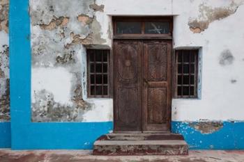 Traditional carved door in Quirmbas National Park, Ibo Island, Morocco | Obraz na stenu