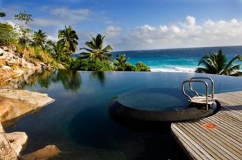Infinity pool at resort on Fregate Island, Seychelles | Obraz na stenu