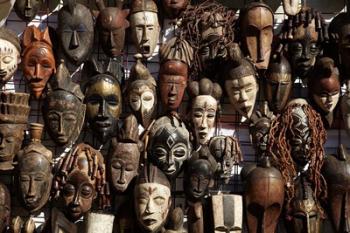Mask stall at curio store, Greenmarket Square, Cape Town, South Africa | Obraz na stenu