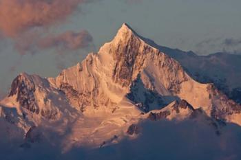 South Georgia Island. Mountain peak at dawn | Obraz na stenu