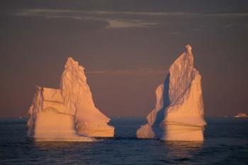 Antarctic Peninsula, icebergs at midnight sunset. | Obraz na stenu