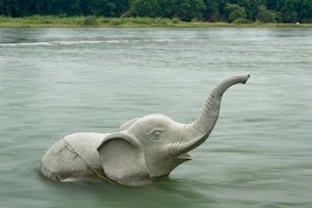 Elephant statue in Li River, Elephant Trunk Hill Park, Guilin, China | Obraz na stenu