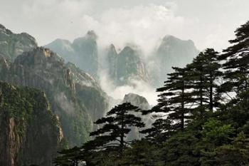 Peaks and Valleys of Grand Canyon in the mist, Mt. Huang Shan, China | Obraz na stenu