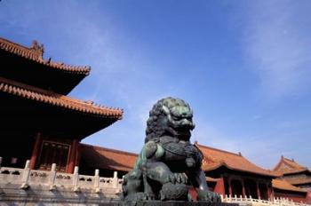 Bronze lion statue, , Forbidden City, China | Obraz na stenu