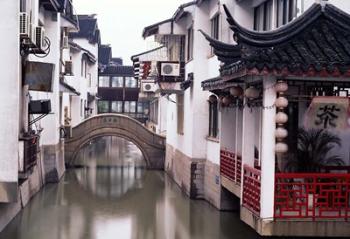 Canal Seperates White Ming Buildings, Suzhoul, Jiangsu, China | Obraz na stenu