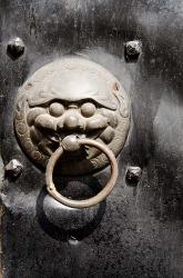 Village door with ornate lion knocker, Zhujiajiao, Shanghai, China | Obraz na stenu