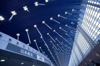 Sweeping Suspended Roof and Glass Windows, Pudong International Airport, Shanghai, China | Obraz na stenu
