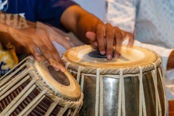 Drum player's hands, Varanasi, India | Obraz na stenu