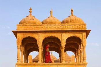 Native woman, Tombs of the Concubines, Jaiselmer, Rajasthan, India | Obraz na stenu