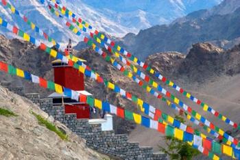 Strings of prayer flags at Thiksey Monasterym Leh, Ladakh, India | Obraz na stenu