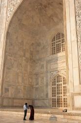 Visitors dwarfed by the Taj Mahal, Agra, Uttar Pradesh, India. | Obraz na stenu