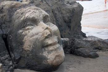 Famous Face of Shiva on the Rock on Vagator Beach, Goa, India | Obraz na stenu