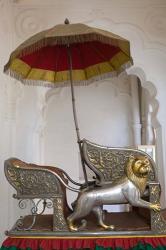 Sedan Chair of the Maharajah, Rajasthan, India | Obraz na stenu
