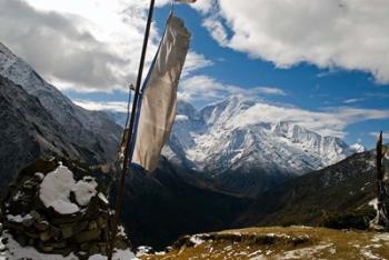 Prayer flags on ridge above Dole, peak of Ama Dablam, Nepa, | Obraz na stenu