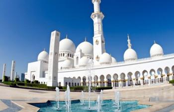 Fountains at Sheikh Zayed Grand Mosque, Abu Dhabi, UAE | Obraz na stenu