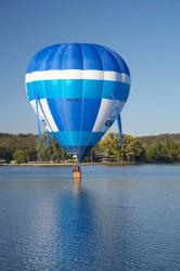 Australia, Canberra, Hot Air Balloon, Lake Burley Griffin | Obraz na stenu