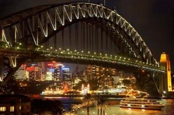Australia, NSW, Sydney Harbour Bridge, Tour Boat at Night | Obraz na stenu