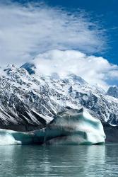 Large icebergs on Tasman Glacier Terminal Lake, South Island, New Zealand | Obraz na stenu